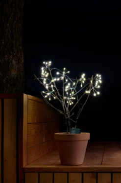 Klyngelys med 70 LED, timer og 8 funksjoner 1,9 meter